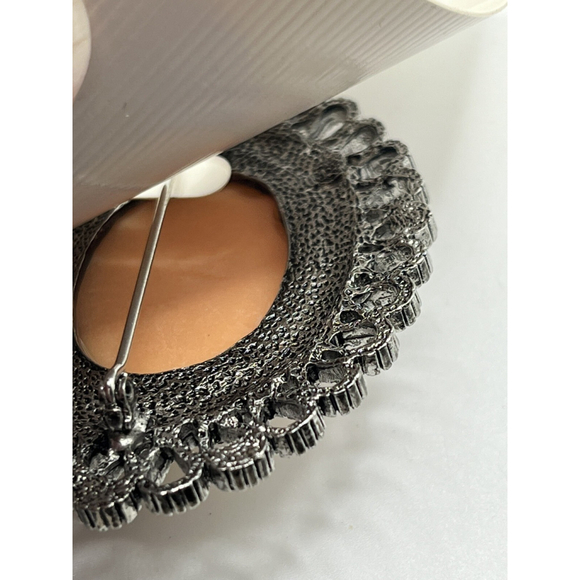 VTG SILVER TONE Pendant Brooch Oval Cameo PEACH Background Fashion Jewelry NEW - Picture 15 of 16